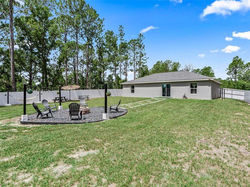Exterior details and patio area of a home in , Ocala (Image 30).