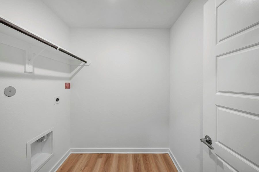 Spacious, unfurnished interior of a new home in Ambrose, La Marque (Image 17).