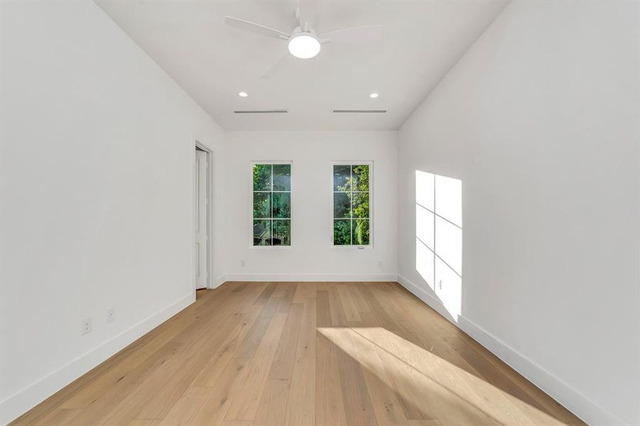 Spacious, unfurnished interior of a new home in , Dallas (Image 29).