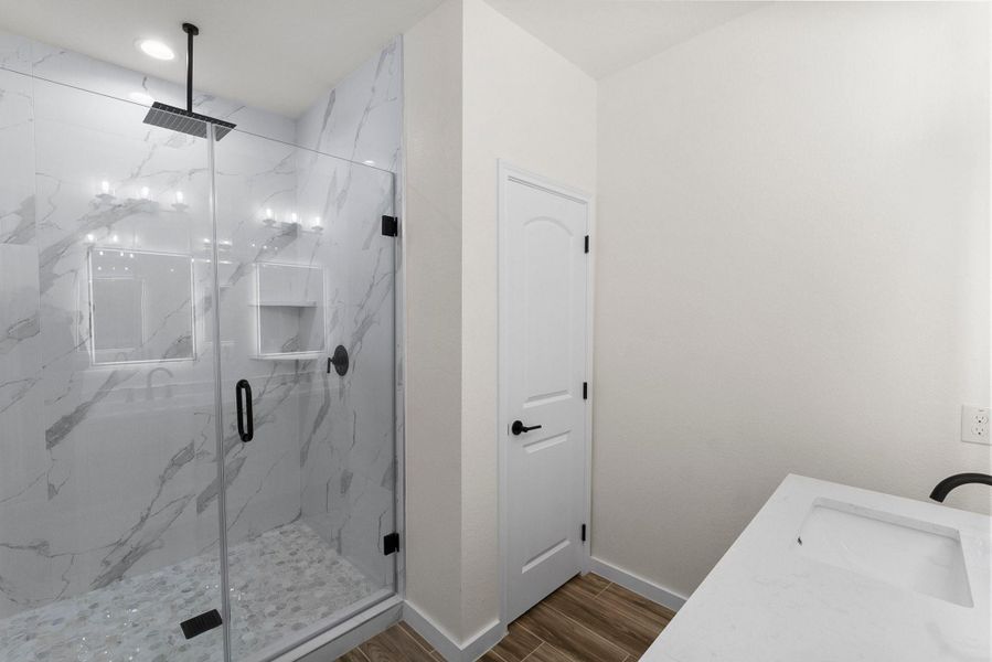 Image 36 of a home in .