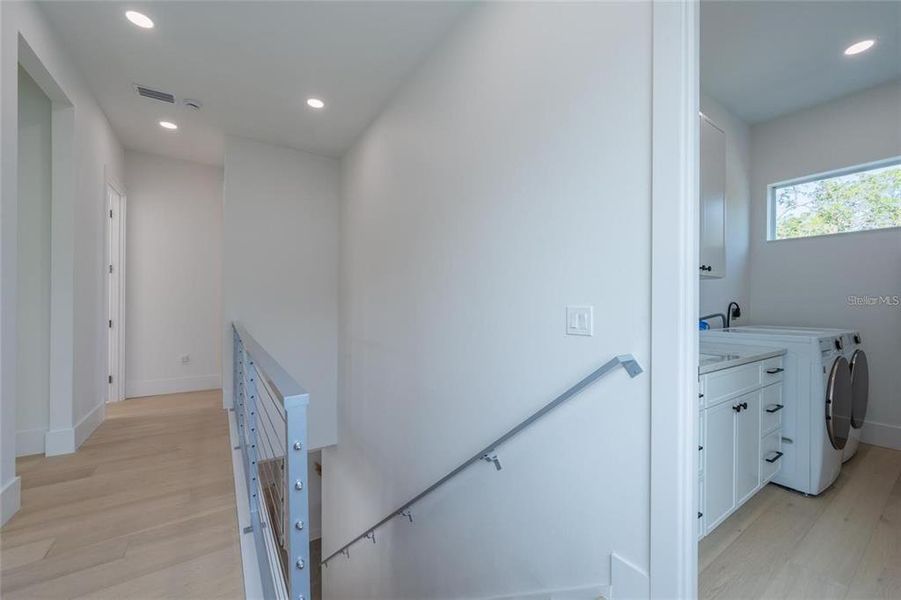 Spacious, unfurnished interior of a new home in , Sarasota (Image 20).