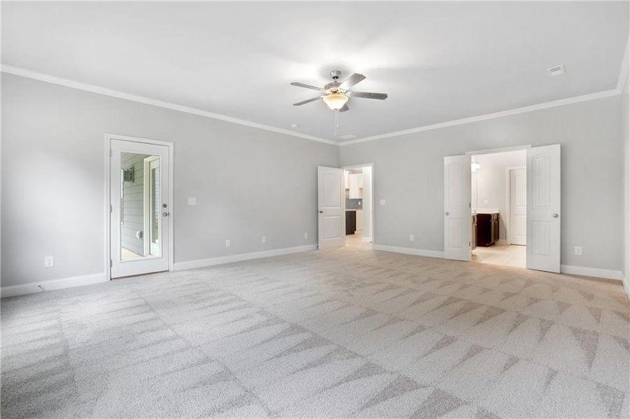 Spacious, unfurnished interior of a new home in Heritage Pointe at The Georgian, Villa Rica (Image 9).