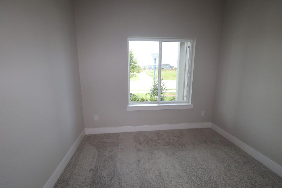 Spacious, unfurnished interior of a new home in Elyson - Reserve Collection, Katy (Image 5).