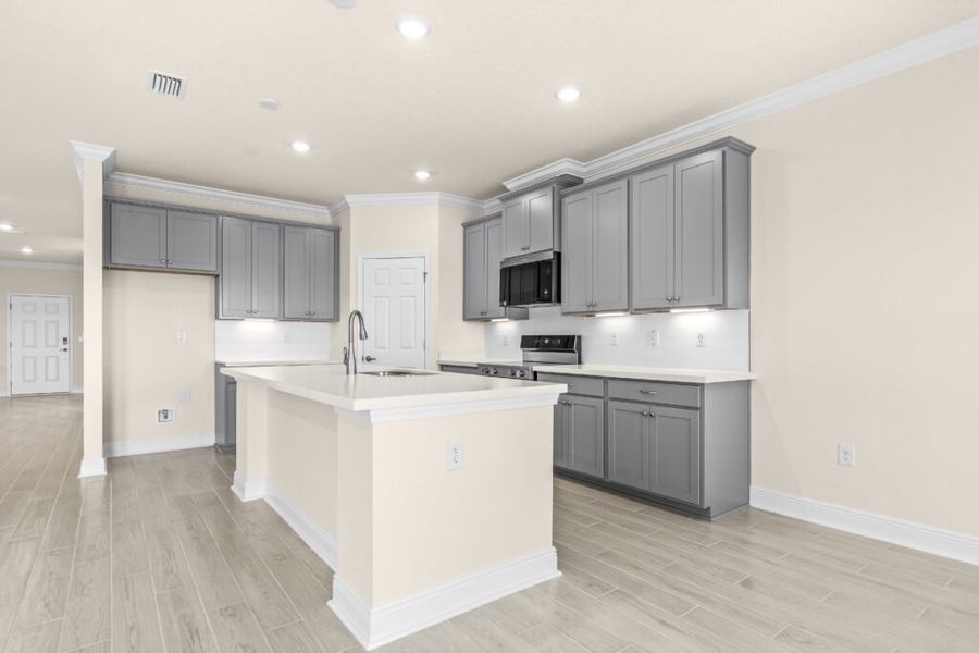 Furnished interior view inside a new home in Lake Merial, Panama City (Image 8).