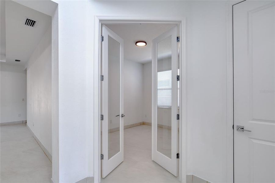 Spacious, unfurnished interior of a new home in , Daytona Beach (Image 42).