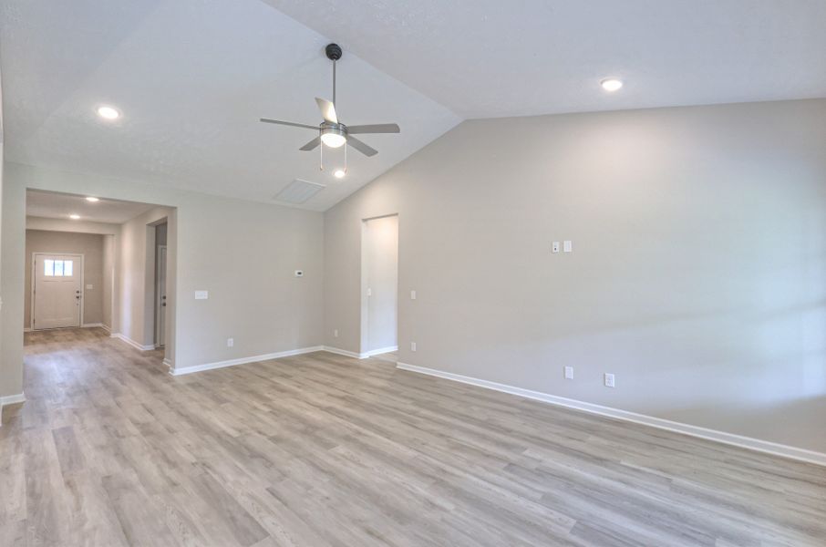 Spacious, unfurnished interior of a new home in Legacy Preserve, Tullahoma (Image 17). Spacious, unfurnished interior of a new home in Legacy Preserve, Tullahoma (Image 17).