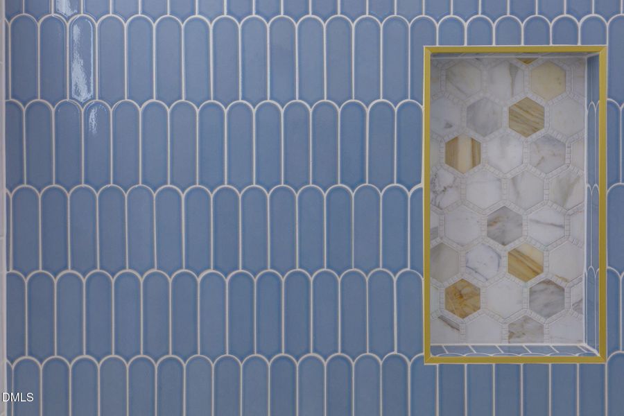 72-web-or-mls-Roombiance72