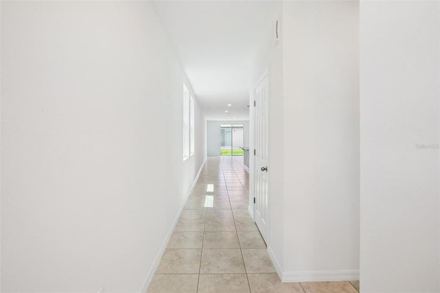 Spacious, unfurnished interior of a new home in Villamar - Classic Series, Winter Haven (Image 20).