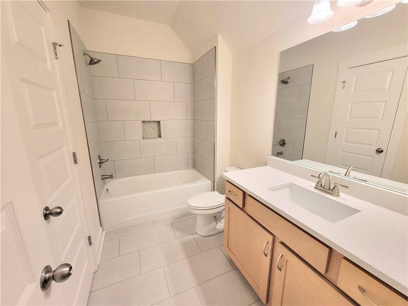 Furnished interior view inside a new home in , Jefferson (Image 10).