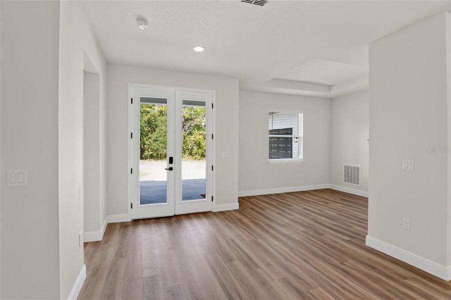 Spacious, unfurnished interior of a new home in , Homosassa (Image 15).