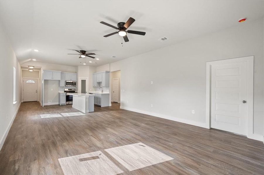 Spacious, unfurnished interior of a new home in , Corsicana (Image 13). Spacious, unfurnished interior of a new home in , Corsicana (Image 13).