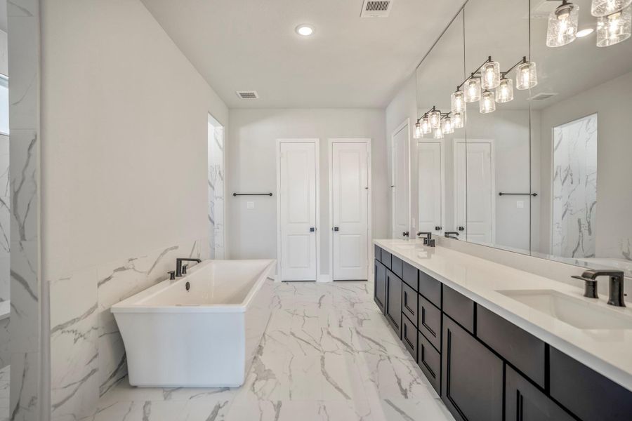 Furnished interior view inside a new home in Jordan Ranch 70' Lots, Fulshear (Image 8).