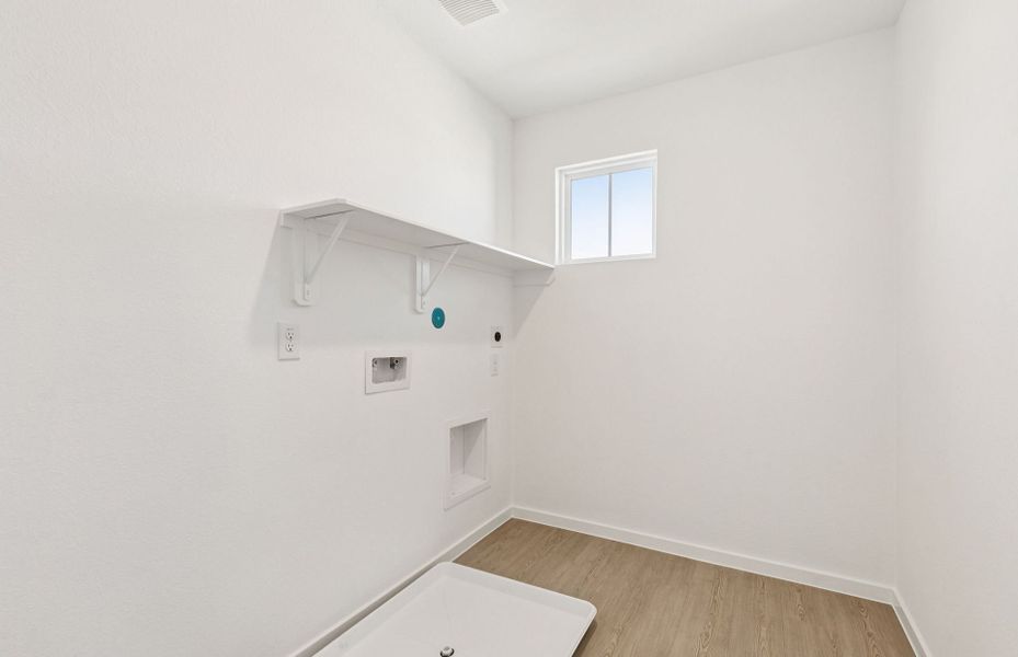 Spacious, unfurnished interior of a new home in Montgomery Bend, Montgomery (Image 21).