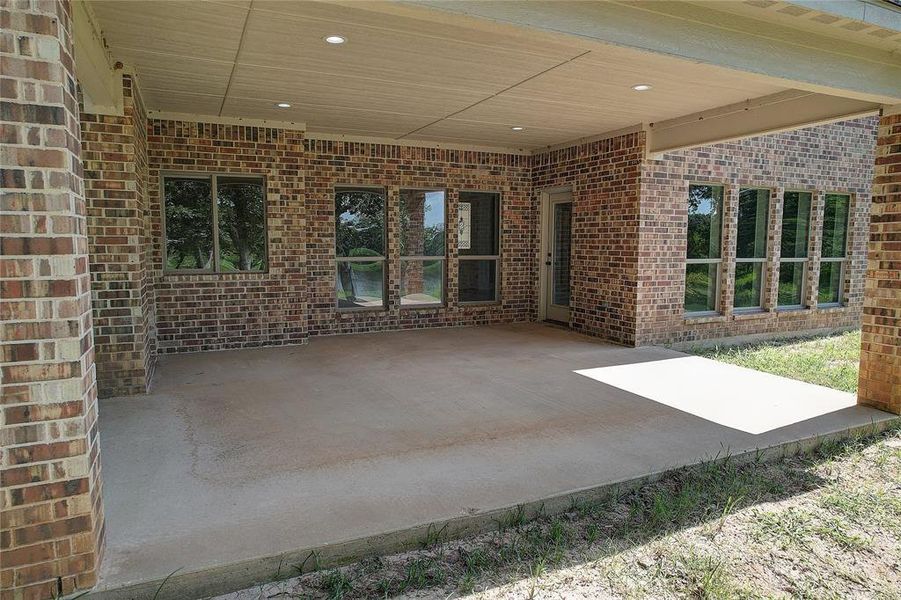 Exterior details and patio area of a home in , Malakoff (Image 3). Exterior details and patio area of a home in , Malakoff (Image 3).
