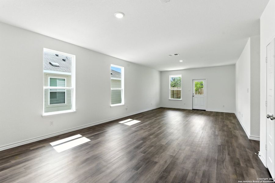 Spacious, unfurnished interior of a new home in The Overlook at Creekside, New Braunfels (Image 18). Spacious, unfurnished interior of a new home in The Overlook at Creekside, New Braunfels (Image 18).