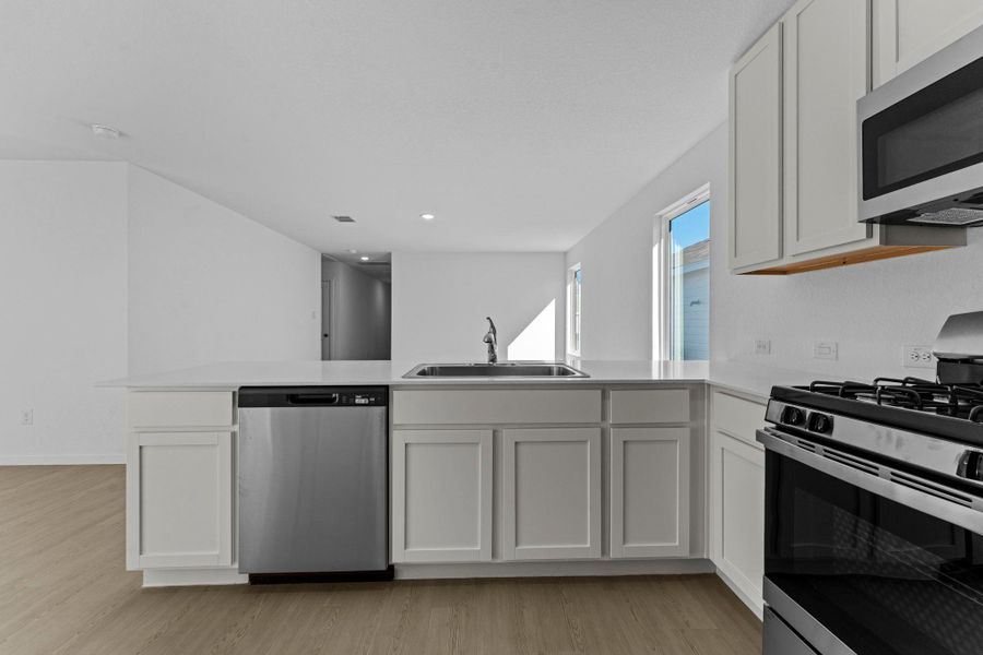 Furnished interior view inside a new home in Friendship Oaks, Fredericksburg (Image 8).