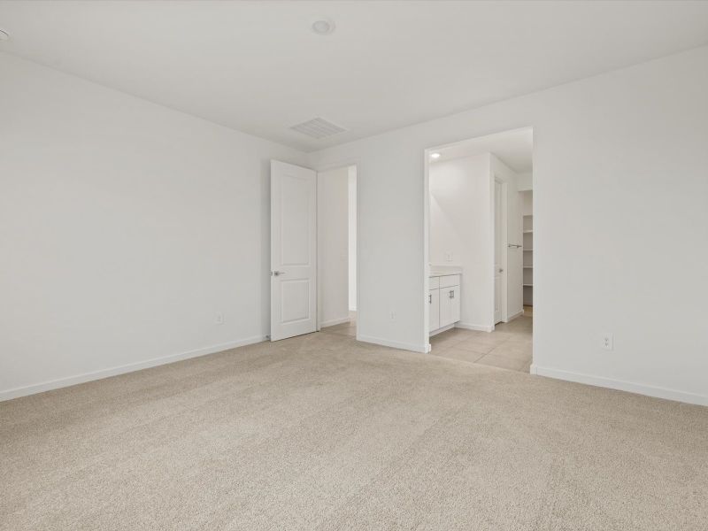 Spacious, unfurnished interior of a new home in Allure Vista Reserve Series, Buckeye (Image 11).