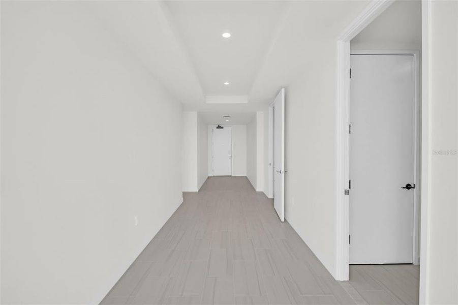 Spacious, unfurnished interior of a new home in , St. Petersburg (Image 61).
