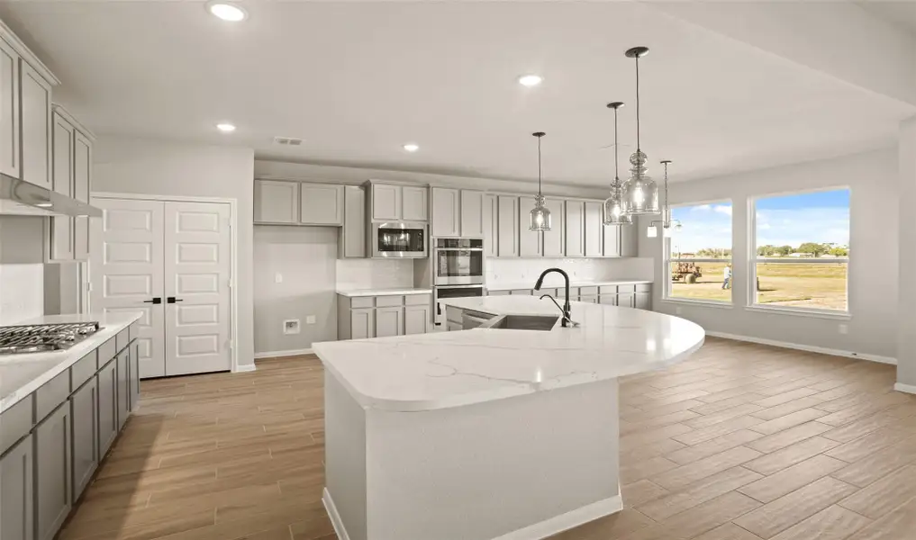 Stunning kitchen (*Photo not of actual home and used for illustration purposes only.)