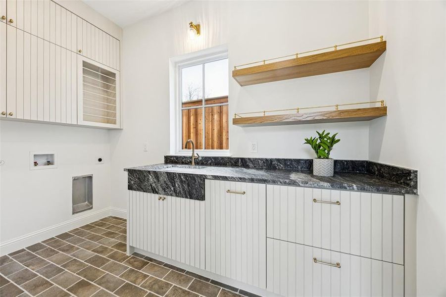 Furnished interior view inside a new home in , Dallas (Image 28).