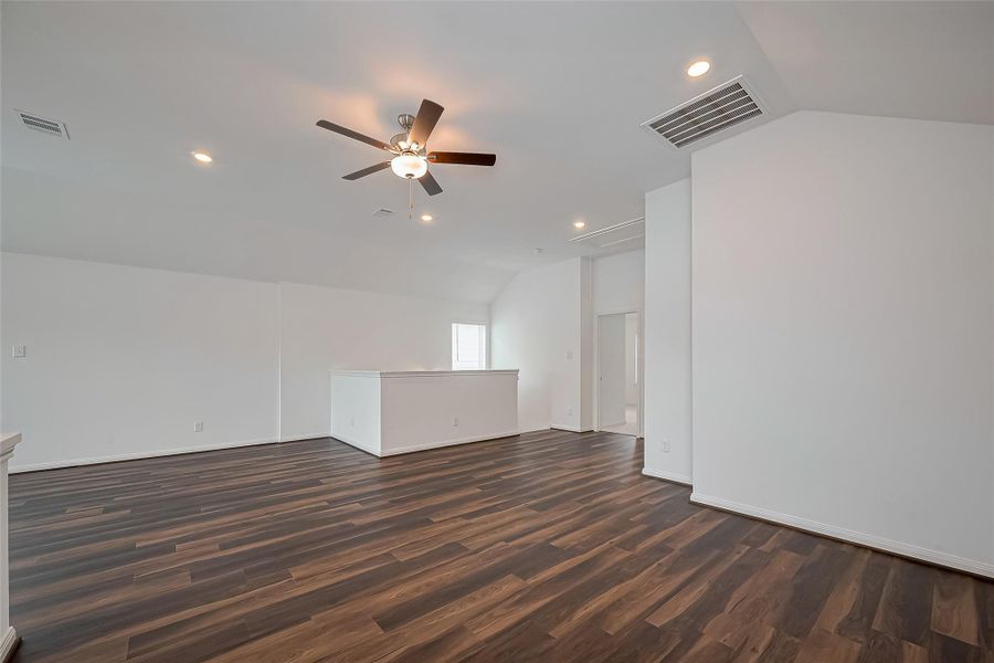 Furnished interior view inside a new home in Eagle Landing, Houston (Image 7). Furnished interior view inside a new home in Eagle Landing, Houston (Image 7).