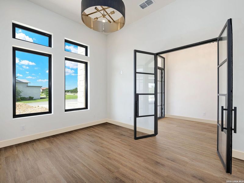 Spacious, unfurnished interior of a new home in , San Antonio (Image 38).