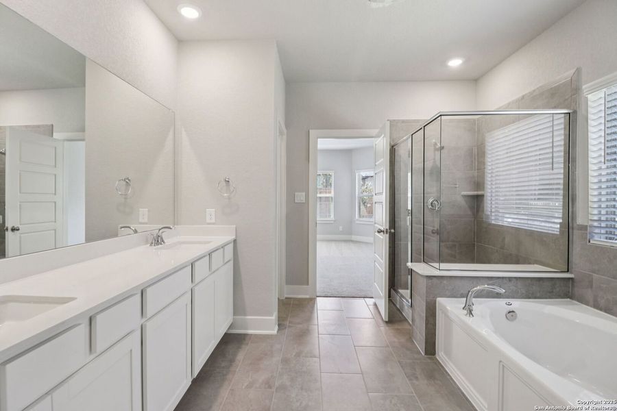 Furnished interior view inside a new home in Fox Falls, Boerne (Image 4).