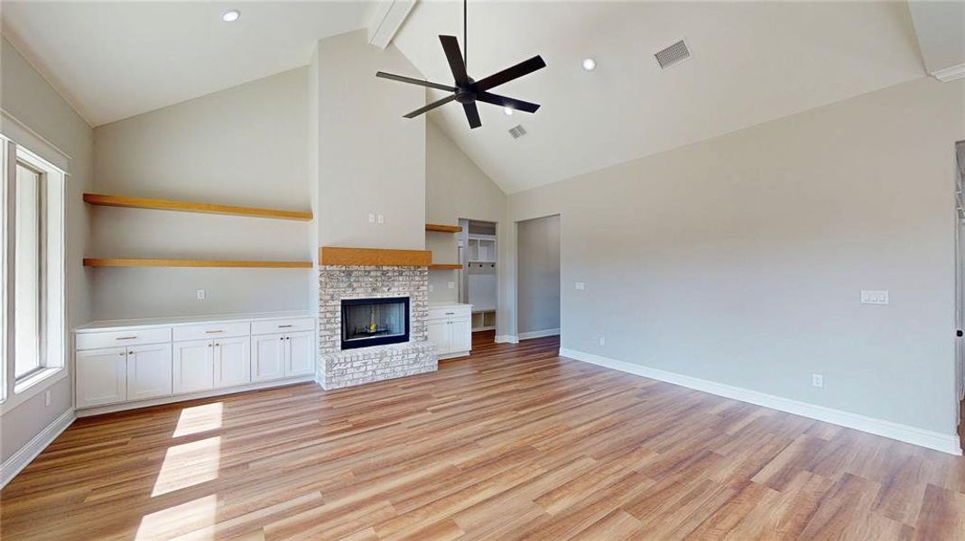 Spacious, unfurnished interior of a new home in , Tyler (Image 21).