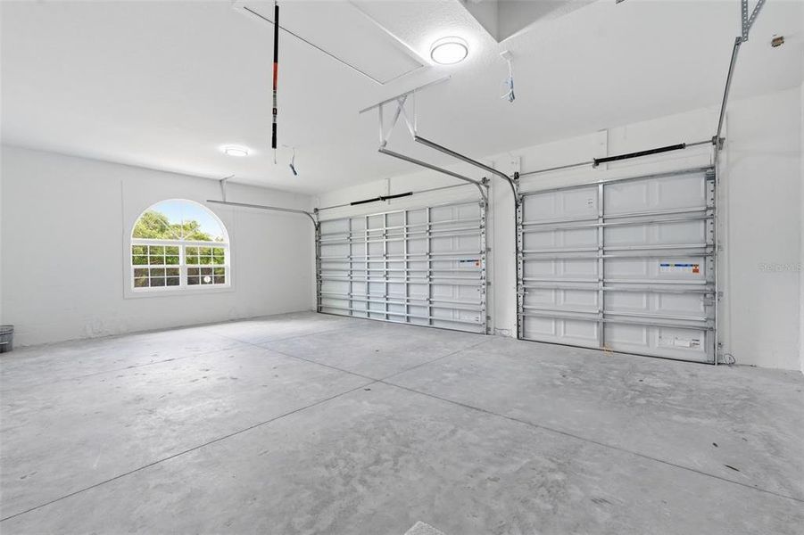 Spacious, unfurnished interior of a new home in , Hernando (Image 47).