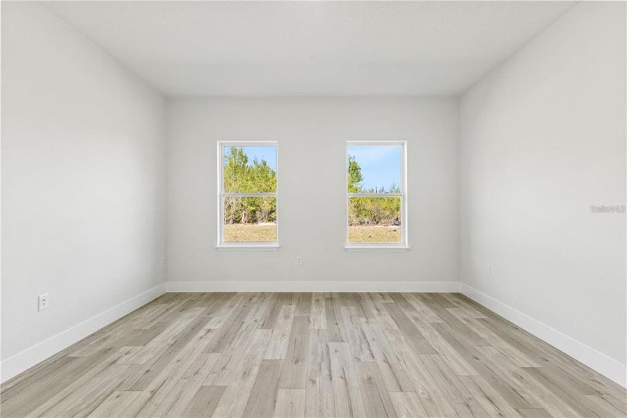 Spacious, unfurnished interior of a new home in , Ocala (Image 26).