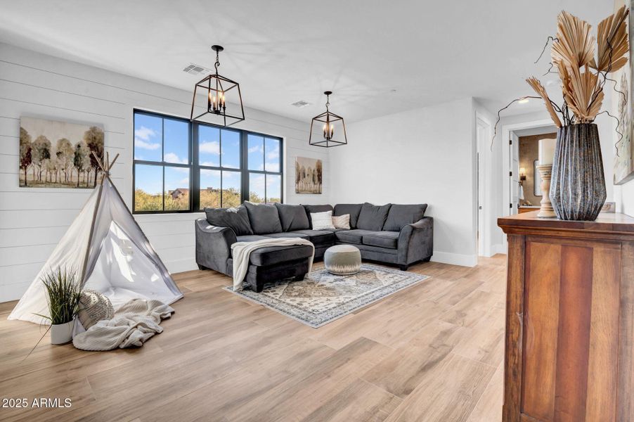 Upstairs Loft Upstairs Loft