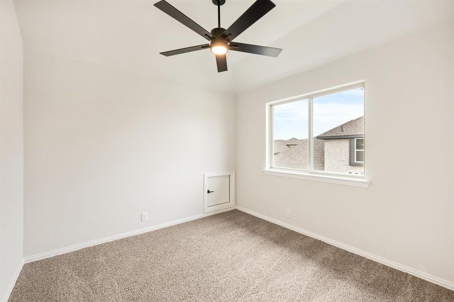 Spacious, unfurnished interior of a new home in Hampton Park, Glenn Heights (Image 33).