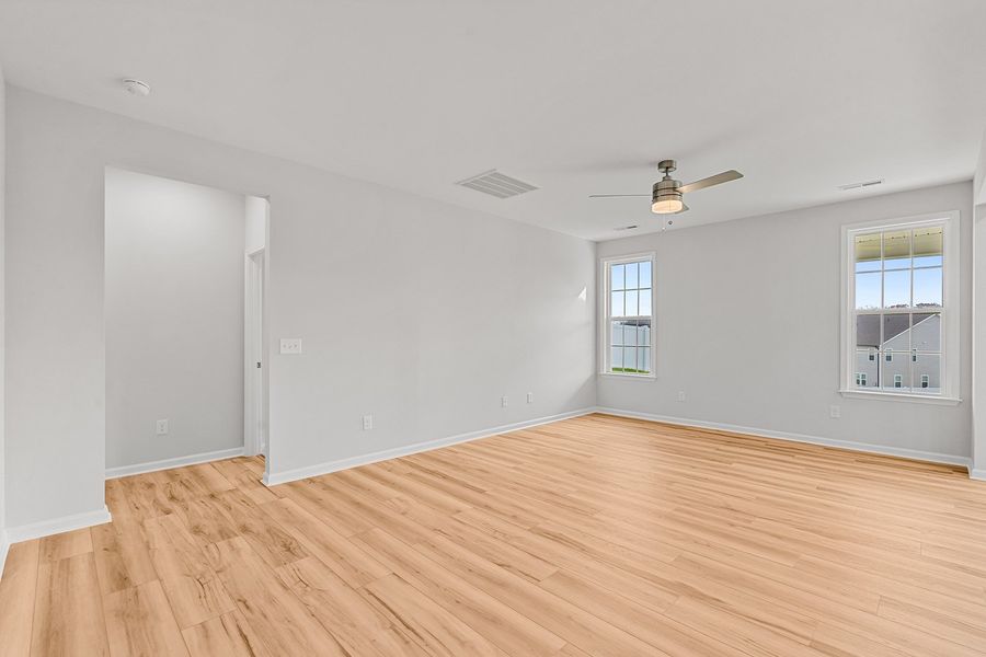 Spacious, unfurnished interior of a new home in Hanes Lake, Winston-Salem (Image 19).