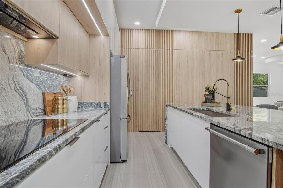 Furnished interior view inside a new home in , Orlando (Image 15).