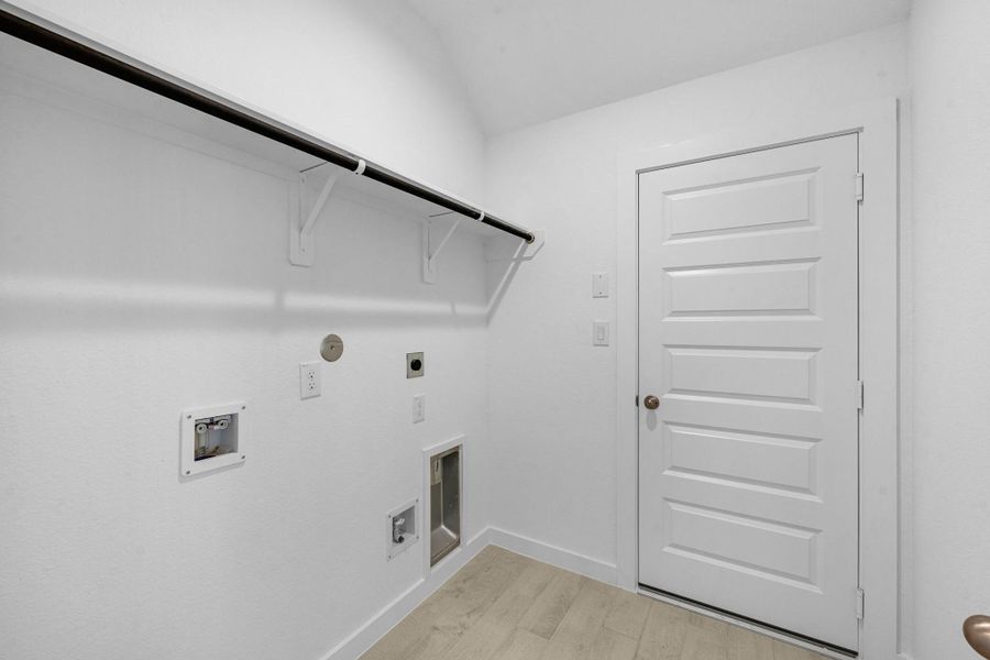 Spacious, unfurnished interior of a new home in Cypresswood Landing, Humble (Image 17).
