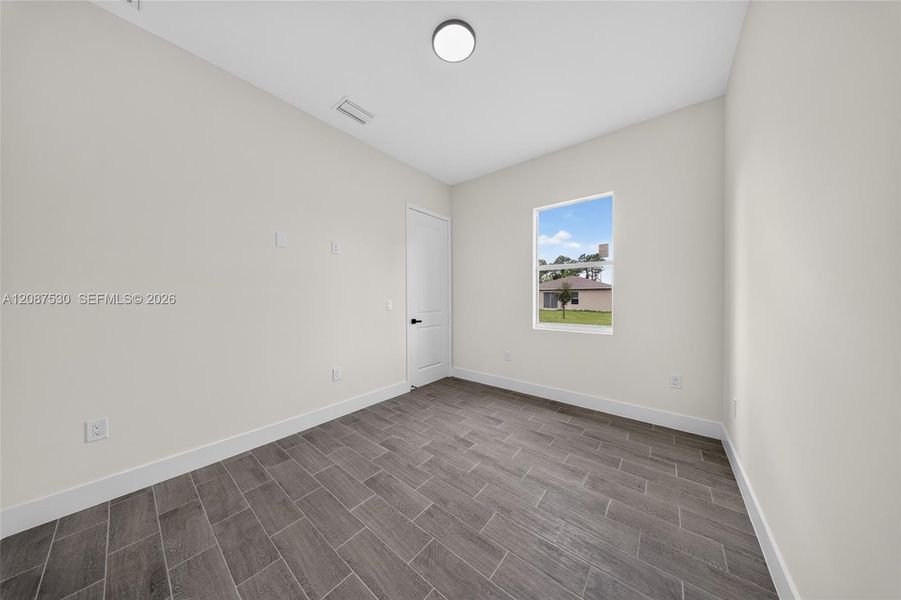 Spacious, unfurnished interior of a new home in , Lehigh Acres (Image 17).