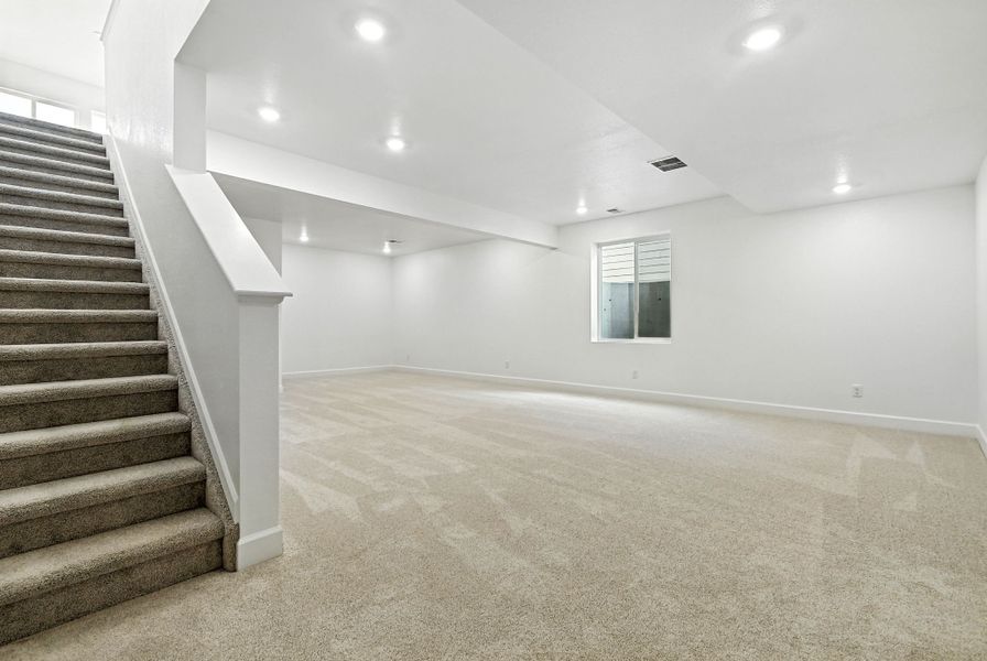 Spacious, unfurnished interior of a new home in Trailstone, Arvada (Image 28).