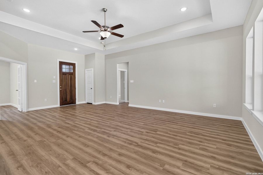 Spacious, unfurnished interior of a new home in Jordan's Ranch, San Antonio (Image 26).