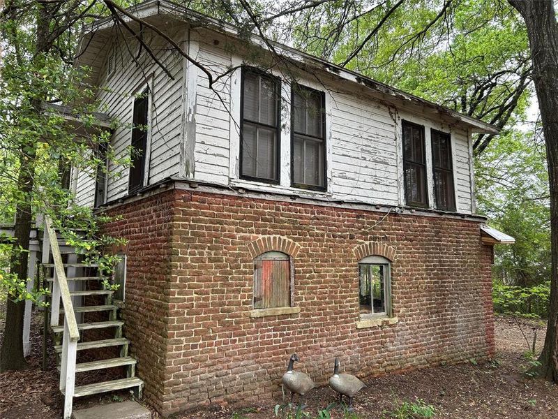 Image 34 of a home in .