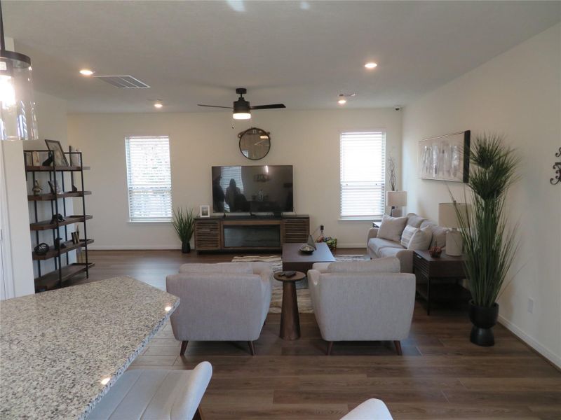 Furnished interior view inside a new home in Sagecrest Trails, Conroe (Image 6). Furnished interior view inside a new home in Sagecrest Trails, Conroe (Image 6).