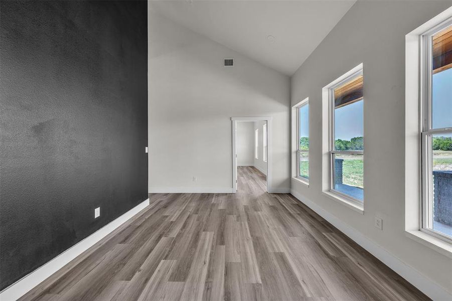Spacious, unfurnished interior of a new home in , Rio Vista (Image 14).