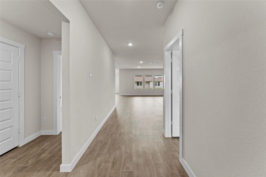 Spacious, unfurnished interior of a new home in Hartland Ranch, Lockhart (Image 15).