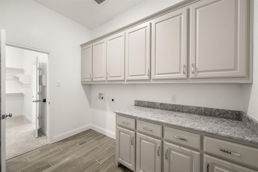 116 Grey wolf- Utility-2339 116 Grey wolf- Utility-2339