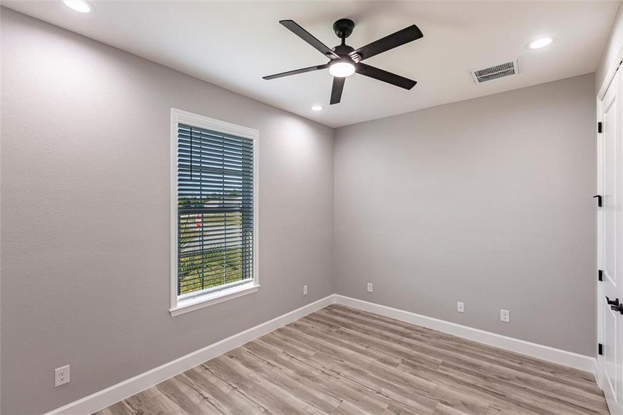 Spacious, unfurnished interior of a new home in , Cape Coral (Image 28).