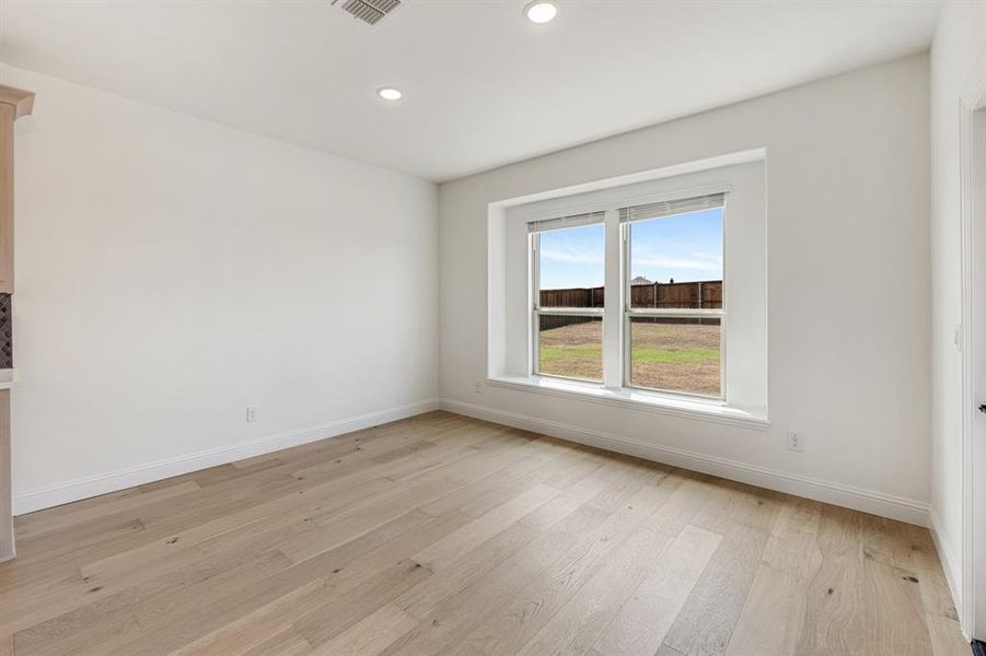 Spacious, unfurnished interior of a new home in Terracina, Rockwall (Image 33). Spacious, unfurnished interior of a new home in Terracina, Rockwall (Image 33).