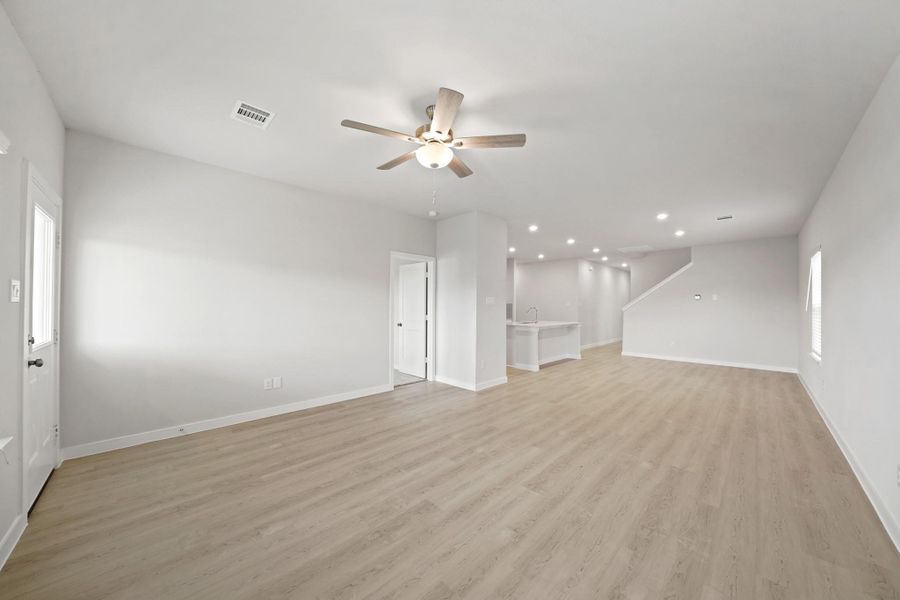 Spacious, unfurnished interior of a new home in Russell Ranch, Bay City (Image 15).