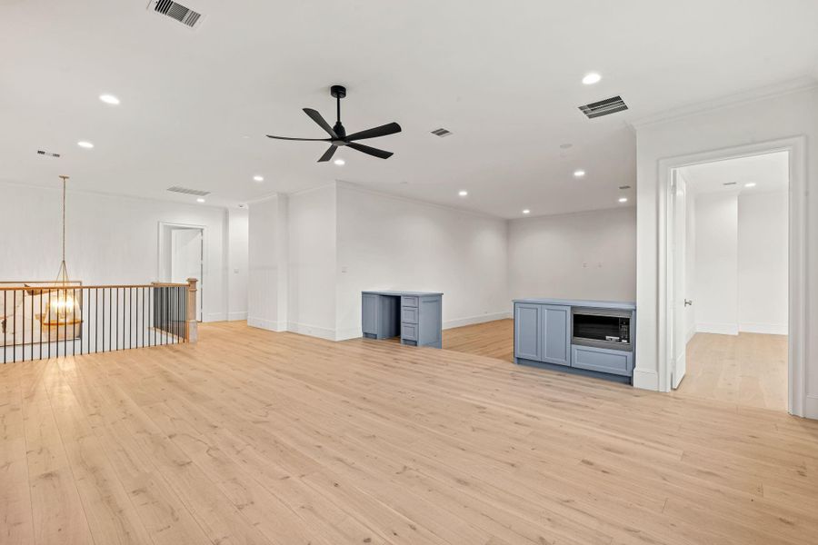 Spacious, unfurnished interior of a new home in , Houston (Image 24).