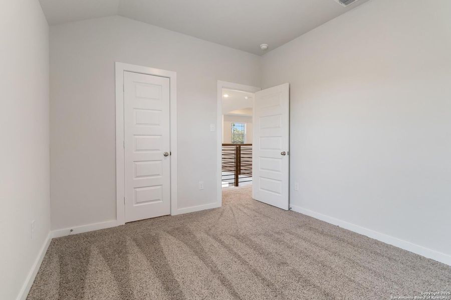 Spacious, unfurnished interior of a new home in Timber Creek, San Antonio (Image 13).