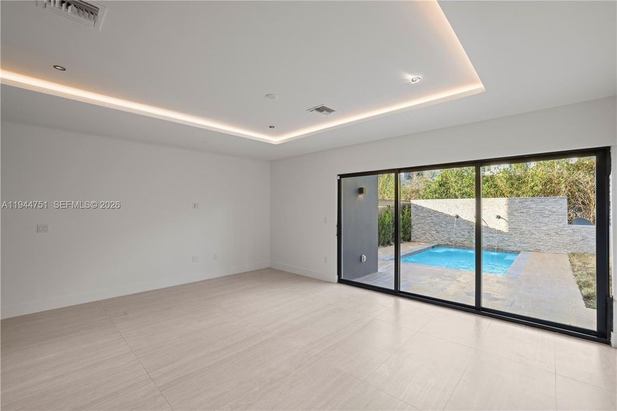 Spacious, unfurnished interior of a new home in , Miami (Image 18).