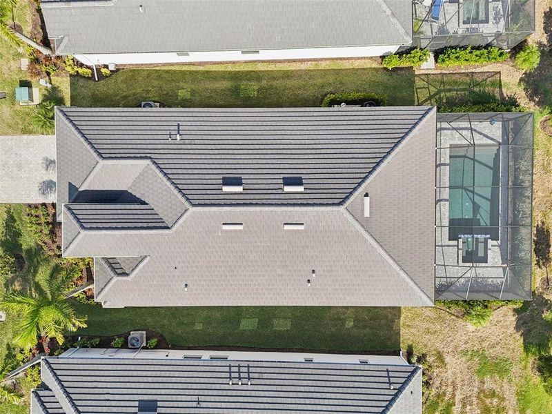 Exterior details and patio area of a home in , Venice (Image 31).